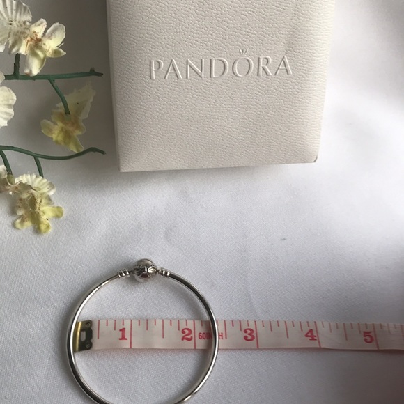 Pandora Limited edition Ribbon Bow Bangle - Picture 3 of 3